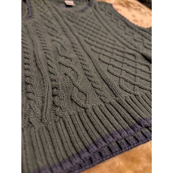 BOYS Gymboree Bundle, 1 Gymboree Sweater Vest, 1 Gymboree Corduroy Pants, & 1 Ch - Picture 8 of 8